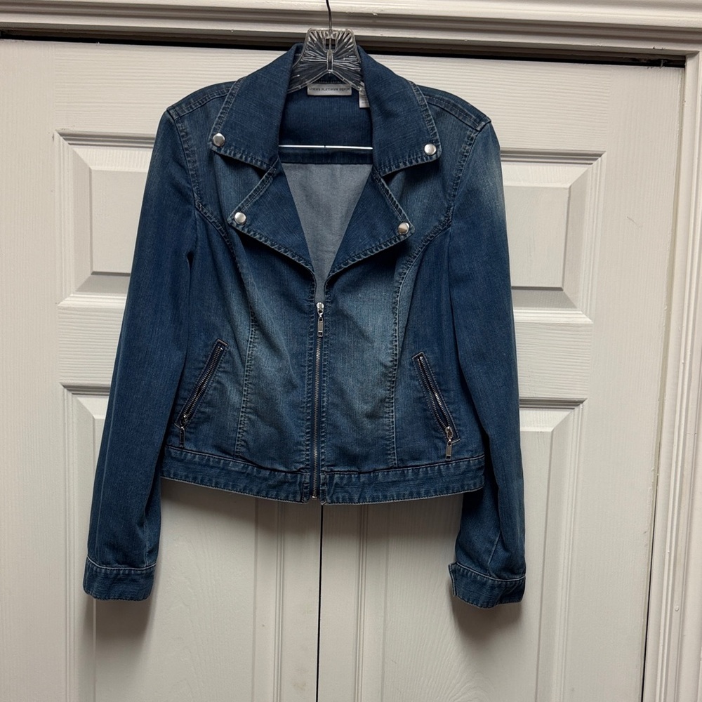 Chico's blue denim moto jacket SZ 0 zip front and pockets long sleeves w/snaps